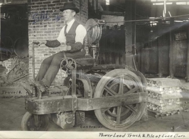 Power lead truck with driver c1920
